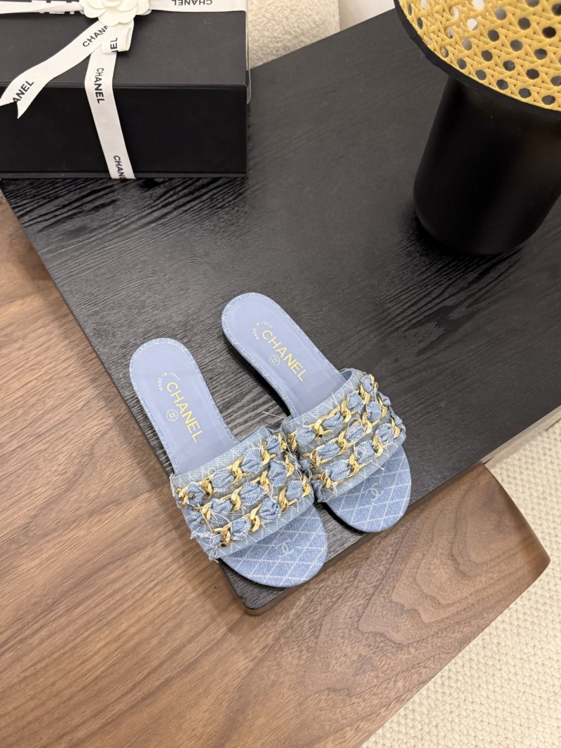 Ch**el slippers